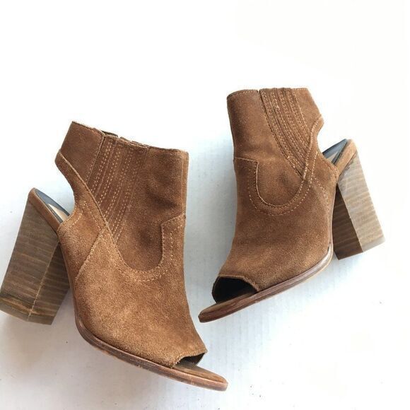 Dolce Vita Brown Suede Payton Ankle Peep Toe Sandel Boots Cutout Pleated Size 7M - Picture 1 of 4